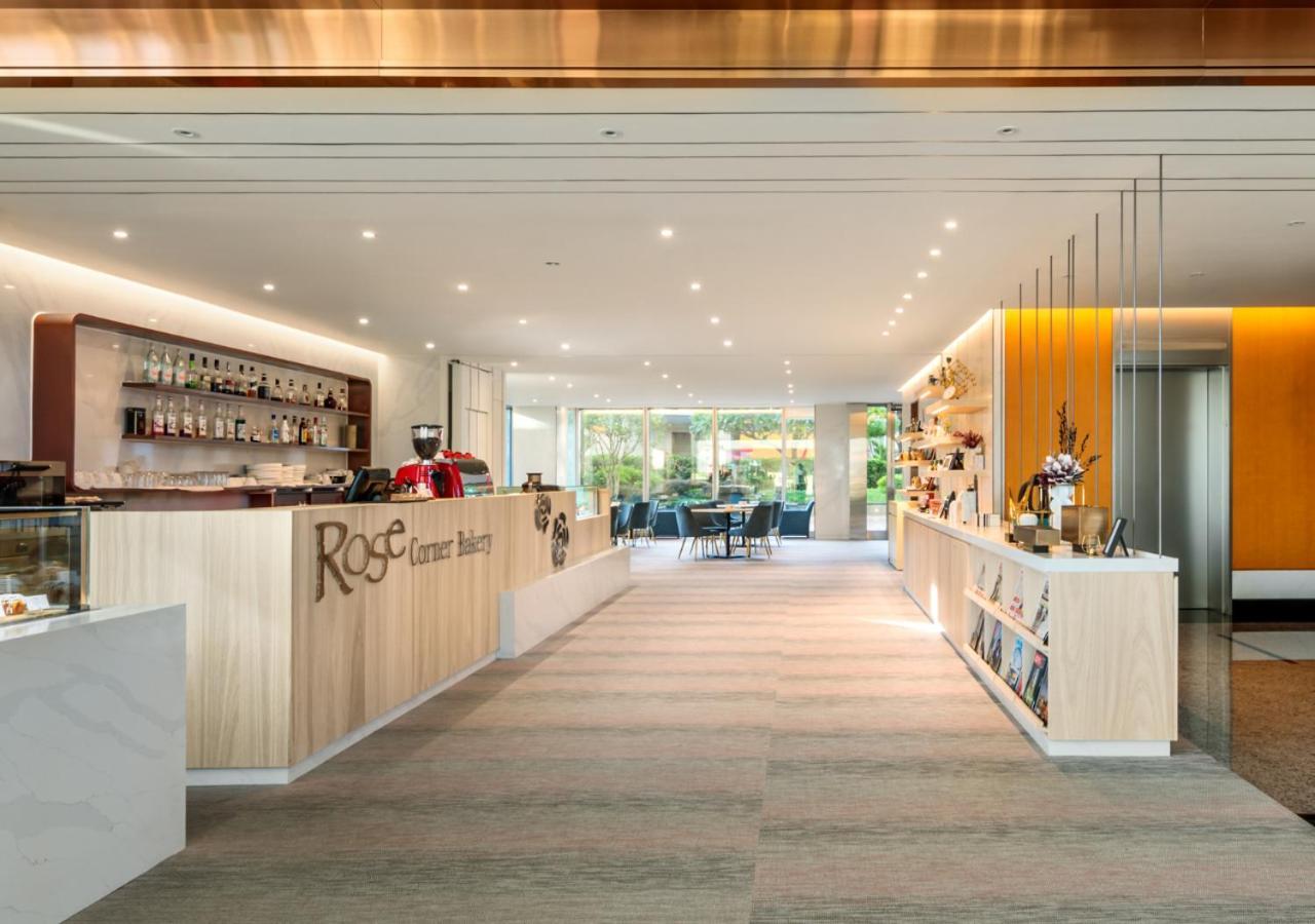 Windsor Hotel Тайчжун Екстер'єр фото Rose Lounge at Zurich Airport
