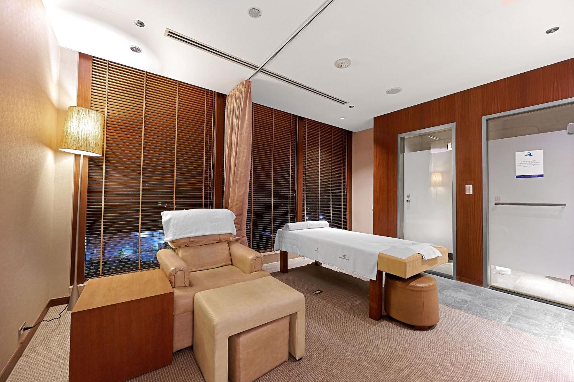 Windsor Hotel Тайчжун Екстер'єр фото A treatment room at the spa
